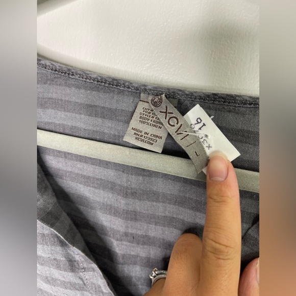 XCVI Gray 100% Linen Lagenlook Stripe V-Neck Boxy Loose Baggy Blouse L Comfort - Picture 3 of 9